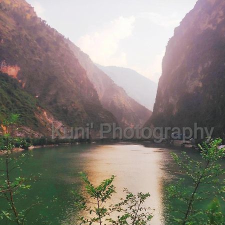 Tirthan Grand Riverside Banjar Bagian luar foto