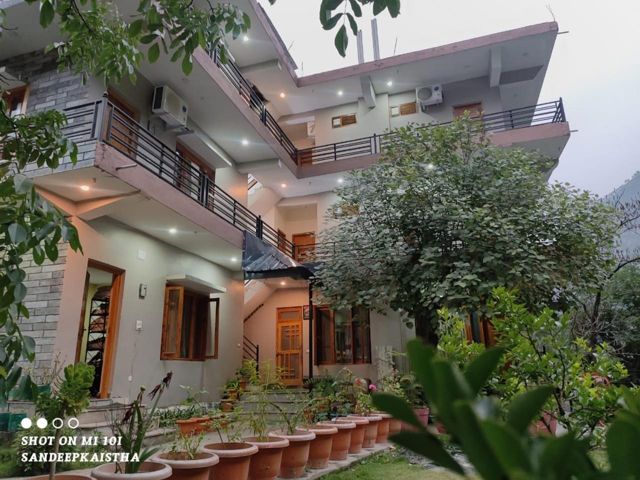 Tirthan Grand Riverside Banjar Bagian luar foto